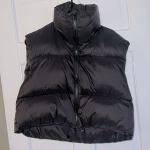Cropped puffer vest